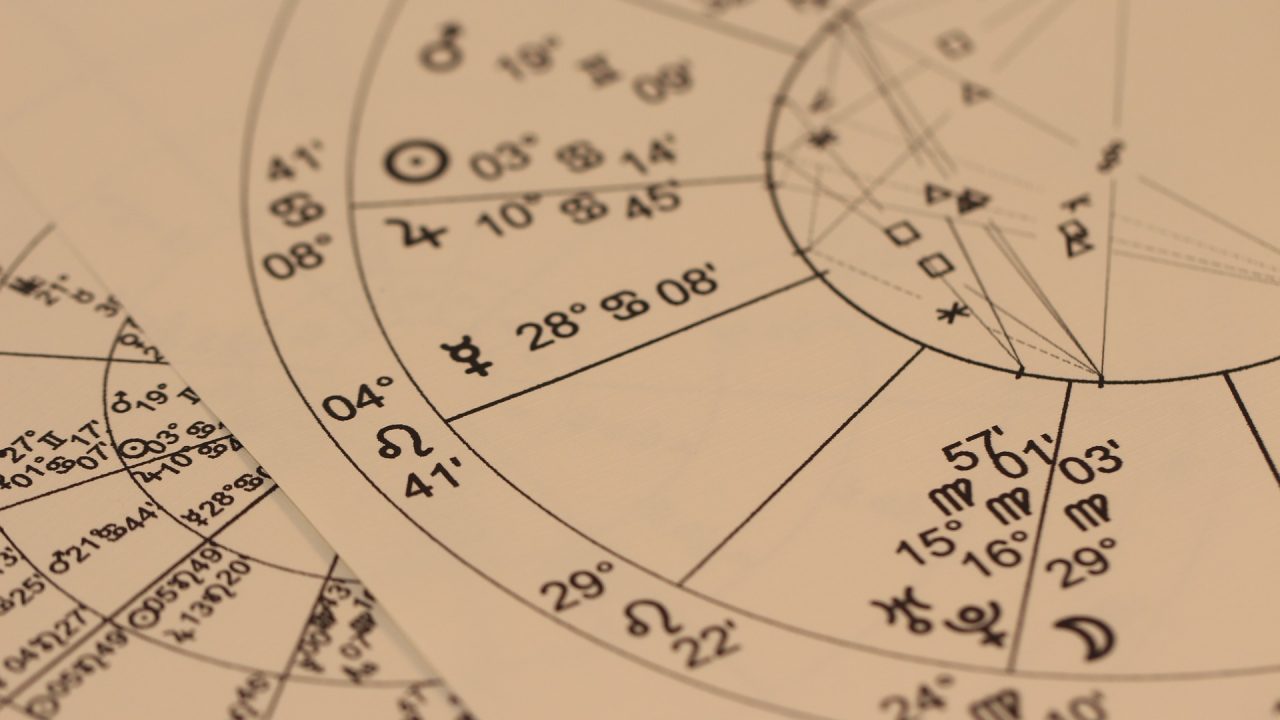 占星術で使うエフェメリスを無料でpdfダウンロードする方法 アプリ以外で天文暦を紙で使いたい人におすすめ パクスルーナ Paxluna 占星術 星読み ホロスコープに関するブログ